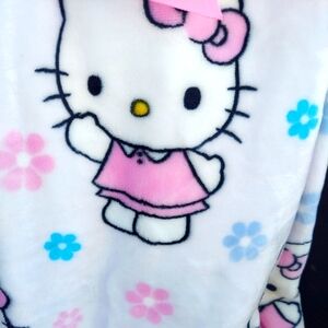 NWT Hello Kitty Rare luxurious fleece blanket throw